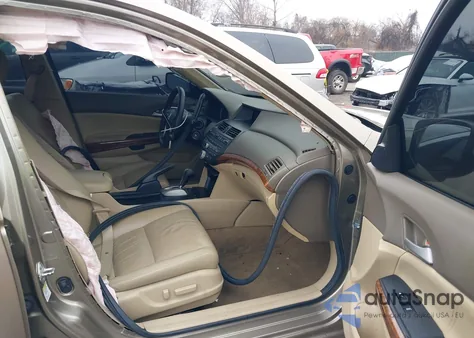 2010 Honda Accord 3.5 Ex-L from USA, damaged, VIN 1HGCP3F84AA016111